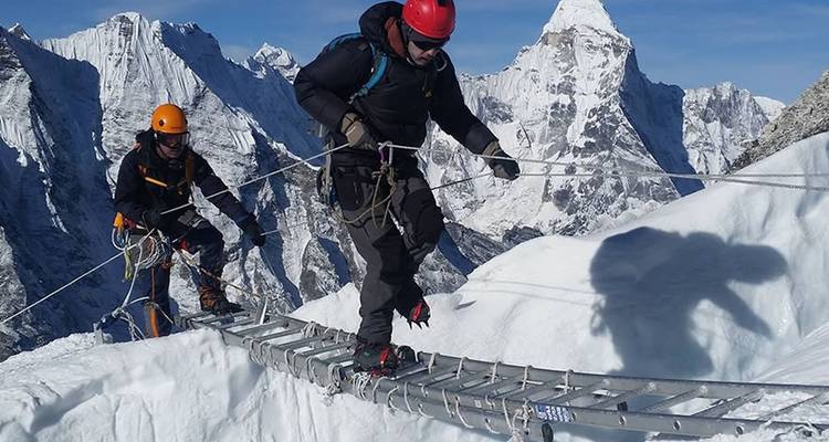 Escalade de l'Island Peak - Nepal Trekking Routes Treks & Expedition Pvt. Ltd. 3