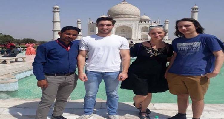 Circuito privado de un día al Taj Mahal al amanecer desde Delhi - Raj Tour & Travel 9