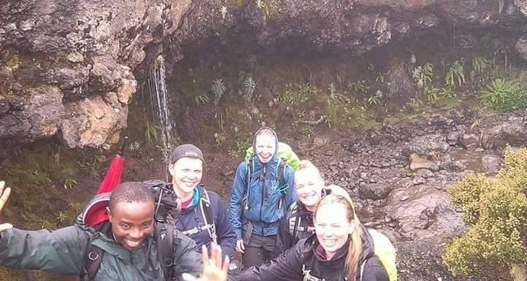 Ruta Rongai de 7 días - Un viaje remoto y panorámico a la cima del Kilimanjaro - Kilimanjaro Wonders Expedition Safari 8