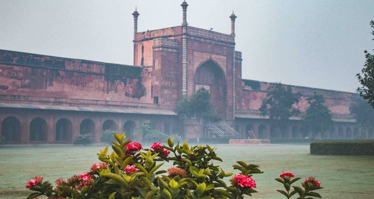 Classic North India: 9 Days Tour of Delhi, Agra, Jaipur & Varanasi - Go City Adventures 9