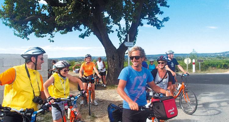 Tour de Provence et de Camargue à vélo et en péniche : d'Aigues- Mortes à Avignon - Girolibero - Cycling holidays 2