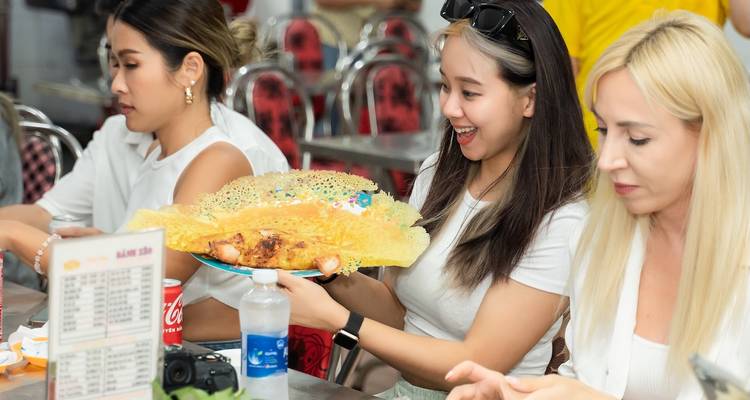 Un Vietnam vibrant : Manger dans la rue, croisière dans la baie d'Halong et aventures dans le Mékong - Footsteps Indochina Travel 5