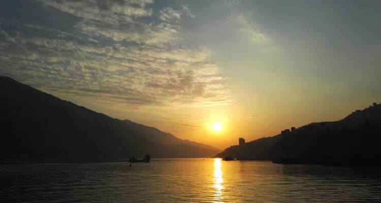 China Encompass 16 días: Pekín, Shanghai, Xian, Chengdu, Tres Gargantas, Yangshuo, Hong Kong - Silk Road Trips 8