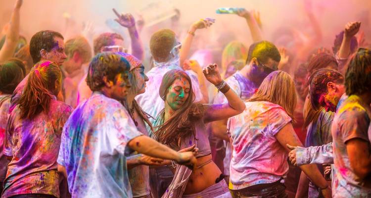 Tournée du festival Braj Holi - Holidays At 7