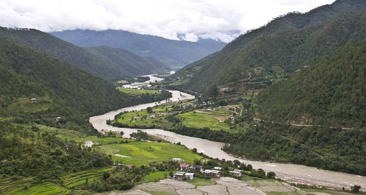 Circuito cultural a Bután con una excursión de 2 días a Bumdrak - Bhutan Acorn Tours & Travel 1