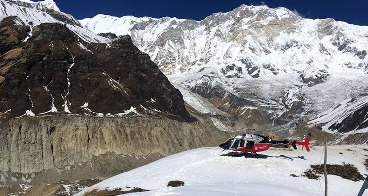 Circuito en helicóptero al campamento base del Annapurna - Himalayan Adventure Treks & Tours 1