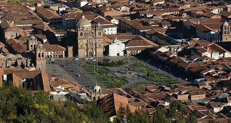 Le meilleur du Pérou et de la Bolivie : Lima, Cusco, la Vallée Sacrée, Machupicchu, la Paz, les Paines d'Uyuni et toutes les lagunes
 - Peru Trek 4 Good 6