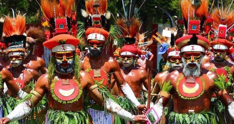 Festival de Goroka - Crooked Compass 1