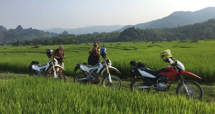 Top Gear Vietnam Motorbike Tour de Hanoi à Saigon sur la piste Chi Minh - DNQ Travel 2