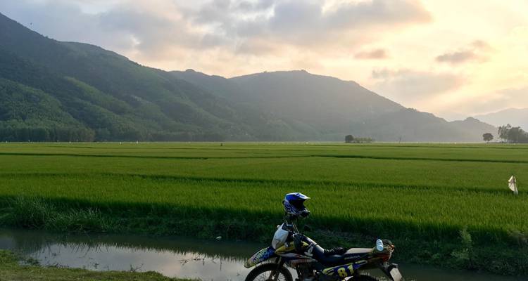 Circuit en moto au Vietnam de Hanoi à Hoi An, Da Nang sur la piste Ho Chi Minh et le long de la côte - DNQ Travel 4