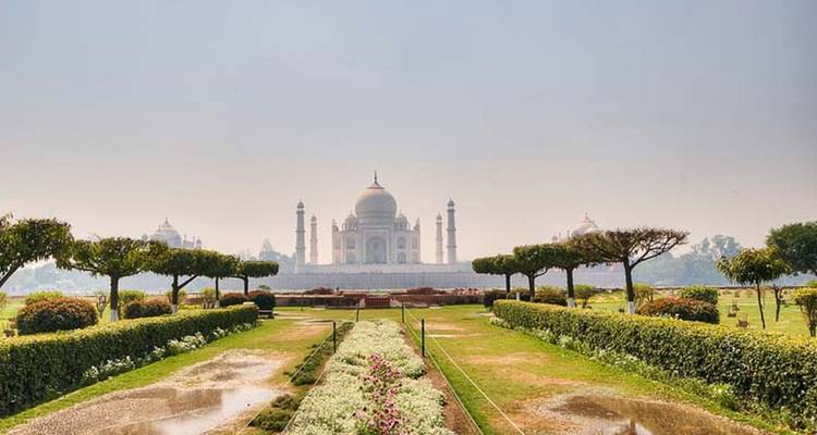 2 Days Taj Mahal Tour by Gatimaan Express Train - Divyan Holidays 4