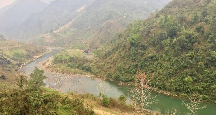 Vietnam Motorcycle Tour to Ba Be, Ban Gioc, Thac Ba, Lang Son - DNQ Travel 10