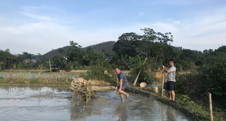 Vietnam Motorcycle Tour to Ba Be, Ban Gioc, Thac Ba, Lang Son - DNQ Travel 6