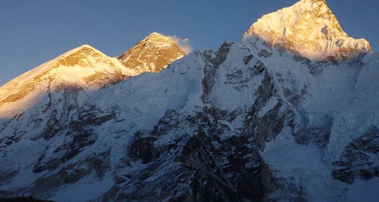 Excepcional travesía por el campamento base del Everest - Destination Unlimited Treks and Expeditions Pvt Ltd 3