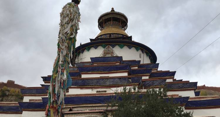 Tibet classique 8 jours : Lhassa, Gyangtse, Shigatse, Sakya, Camp de base de l'Everest - Silk Road Trips 3