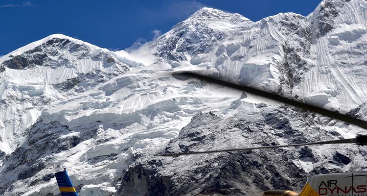 Excursionismo al Campamento Base del Everest en helicóptero - Exciting Nepal Treks and Expedition  2