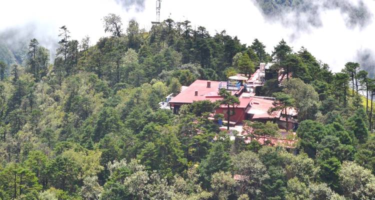 Excursionismo al Campamento Base del Everest en helicóptero - Exciting Nepal Treks and Expedition  3