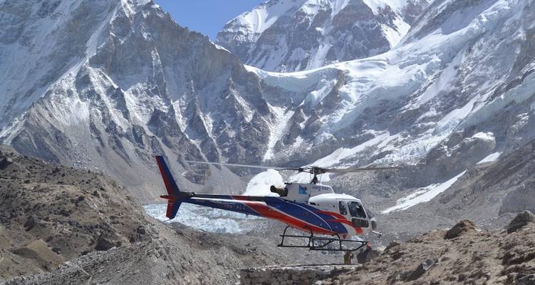 Excursionismo al Campamento Base del Everest en helicóptero - Exciting Nepal Treks and Expedition  6