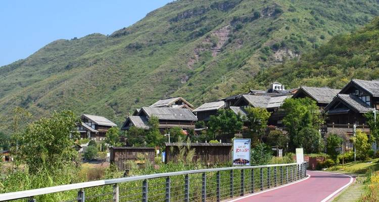Cycle de 14 jours entre Chengdu et Guiyang : pandas, dinosaures, liqueurs de haute qualité et villes anciennes - Sichuan Adventure 3