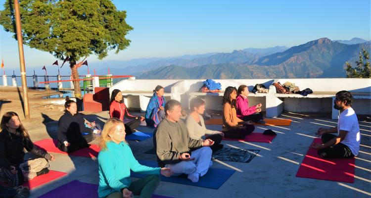 Formación de Profesores Certificada por la Alianza del Yoga de 200 horas en Rishikesh, India - Vedansha Yoga 2