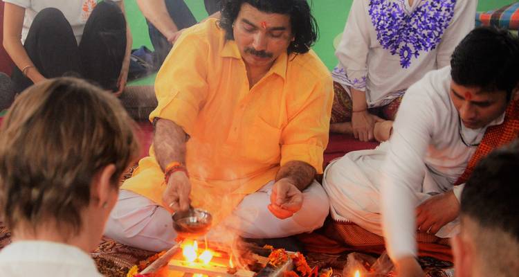 Formación de Profesores Certificada por la Alianza del Yoga de 200 horas en Rishikesh, India - Vedansha Yoga 4
