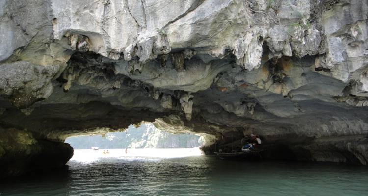 5 jours d'aventure dans la majestueuse baie d'Ha Long et à Ha Noi - Hoi An Express 7