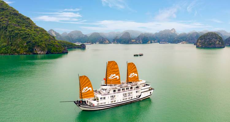 5 jours d'aventure dans la majestueuse baie d'Ha Long et à Ha Noi - Hoi An Express 1