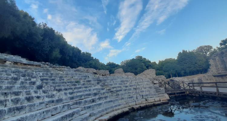 Circuit culturel et panoramique de 4 jours : Le meilleur du sud de l'Albanie | Berat Gjirokaster Butrint |Riviera - Visit Albania  10