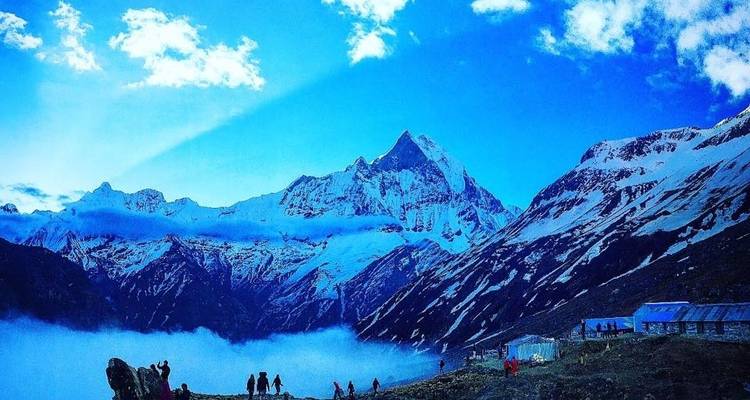 Excursionismo en campamento base del Annapurna - Amazing Authentic Treks  7
