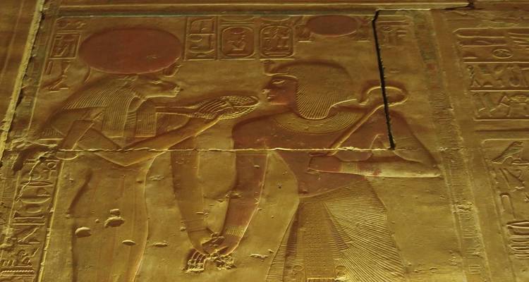 Circuito a los tesoros de Luxor - explora la orilla este y oeste de Luxor con los templos de Dandarah y Abydos - Look at Egypt Tours  9