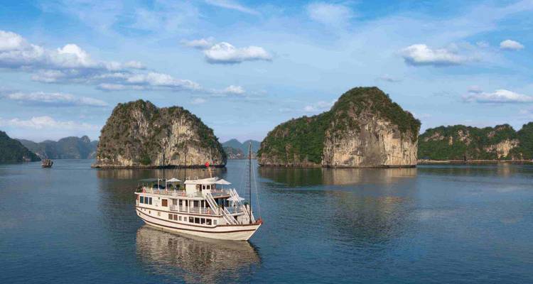 Circuit Vietnam Cambodge à Hanoi, baie d'Halong, Hue, Hoi An, Angkor Wat pour les patrimoines mondiaux - VietLong Travel 7