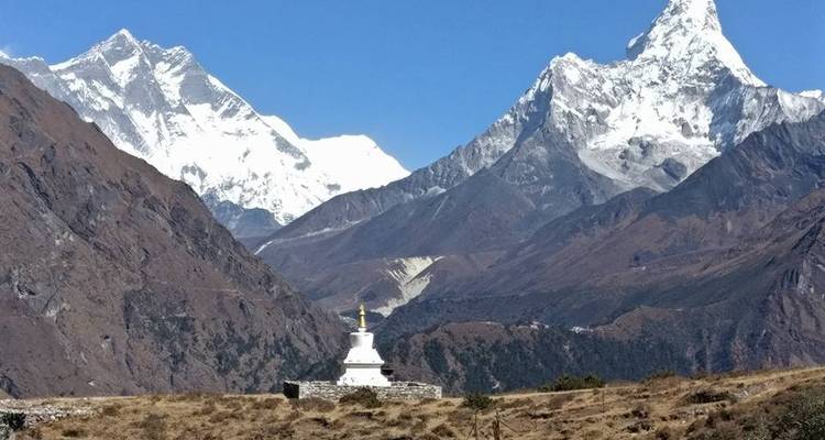 Trekking al campamento base del Everest - Shakti Travels and Tours 1