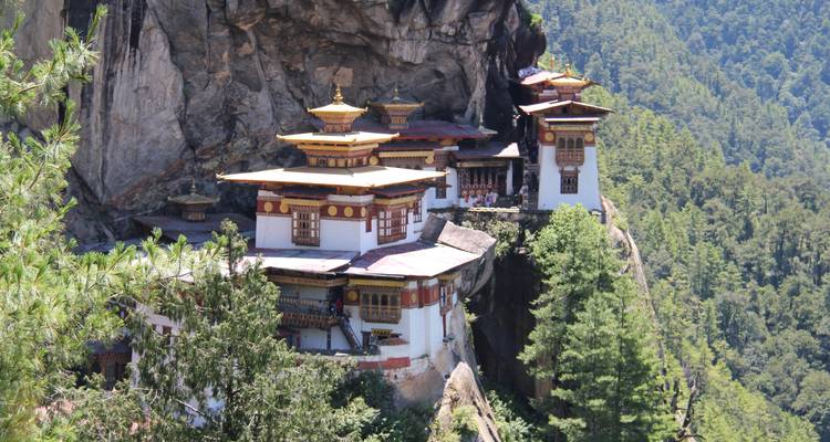 Explore the Hidden Kingdom of Bhutan - Bhutan Acorn Tours & Travel 7