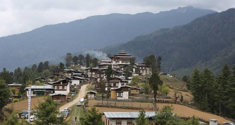 Explore the Hidden Kingdom of Bhutan - Bhutan Acorn Tours & Travel 3