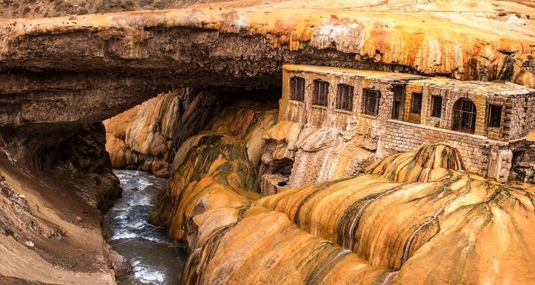 De Puente del Inca rotsformatie in de Andes.