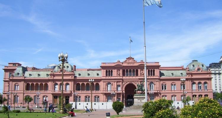 The iconic pink Casa Rosada in Buenos Aires.