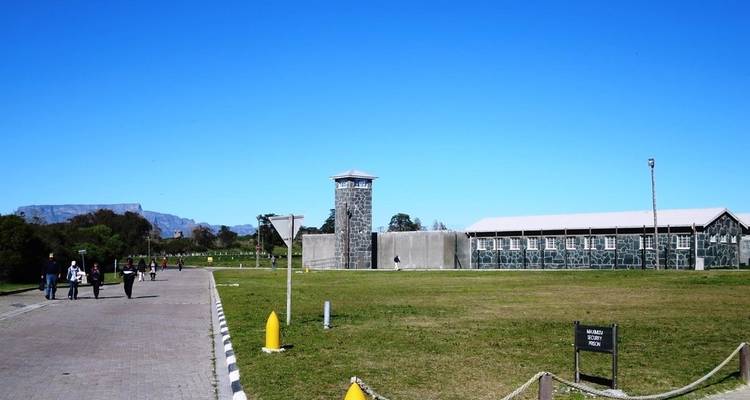 Attractions de l'Afrique du Sud en 5 jours : Visite de la cage aux crocodiles, dégustation de vin, visite de Robben Island, péninsule du Cap, Aquila Safari Tour - Matadi Africa and Travel Tours 3