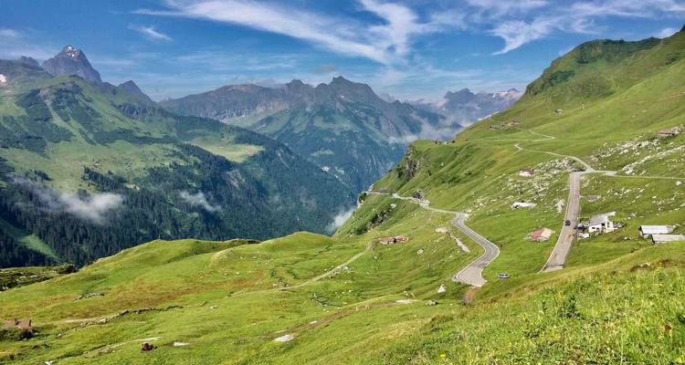 Excursión en coche por los Alpes Suizos, incluido el Paso de Furka: Guía por satélite preestablecida - EPIKdrives 1