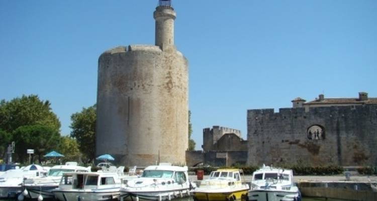Santons and Christmas traditions along the canals of Provence Following the footsteps of fortresses and authentic villages - CroisiEurope River Cruises 6