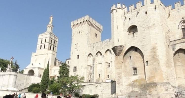 Santons and Christmas traditions along the canals of Provence In the footsteps of fortresses and authentic villages - CroisiEurope River Cruises 6