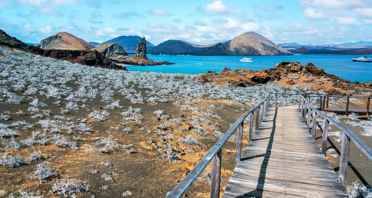 Galapagos Outdoor 9 Days Tour - GUIDEcuador Travel 2