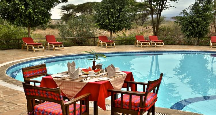 4 Days Kenya  Wildlife Lodge Small Group Safari - Exciting Africa Holidays 9