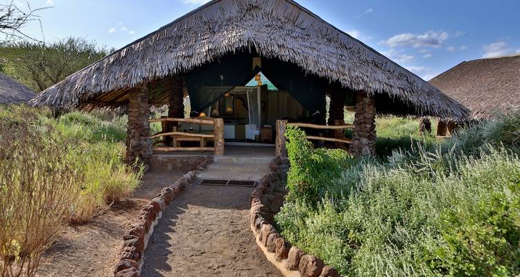 4 Days Kenya  Wildlife Lodge Small Group Safari - Exciting Africa Holidays 6