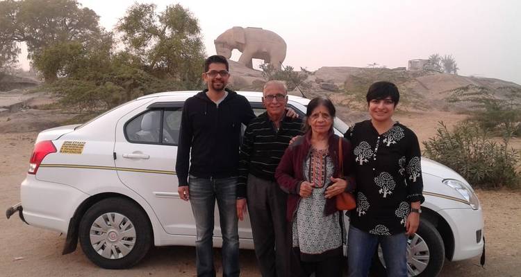 Mejor Viaje 4D3N Triángulo de Oro by lonelyplanet india - Bag Packer Travels 1