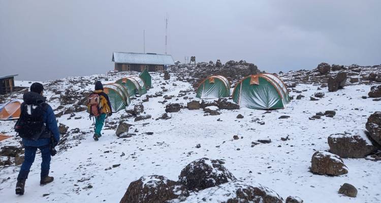 KiLimanjaro Escalada ruta Londorosi 11 días *Todo el alojamiento y Traslado al aeropuerto Incluido*. - Zara Tours (Zara Tanzania Adventures) 4