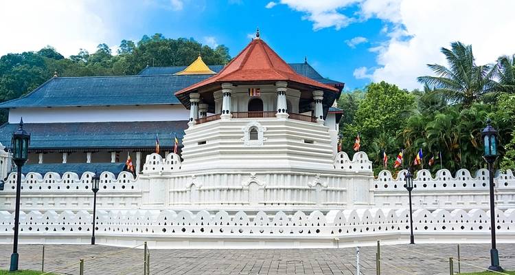 2-Day All-Inclusive Kandy And Nuwara Eliya Tour - Beyond Escapes 1
