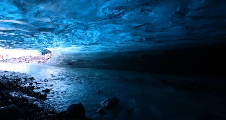 3 Days Golden Circle, South Coast and Jökulsárlón Glacier Lagoon (Group Tour) - Marina Travel 9