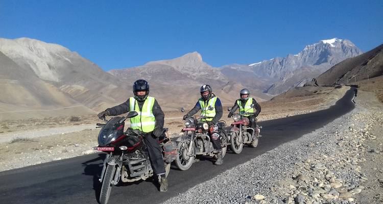 Circuit en moto dans le Mustang inférieur - 8 jours - Himalayan Adventure Treks & Tours 1