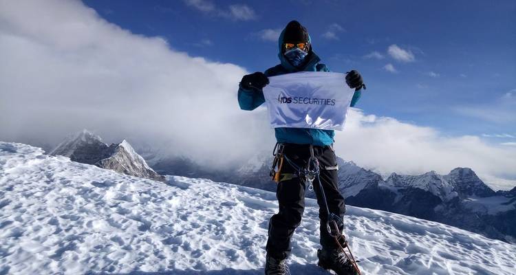 Escalada al Pico Mera - Icicles Adventure Treks & Tours (P.) Ltd. 8