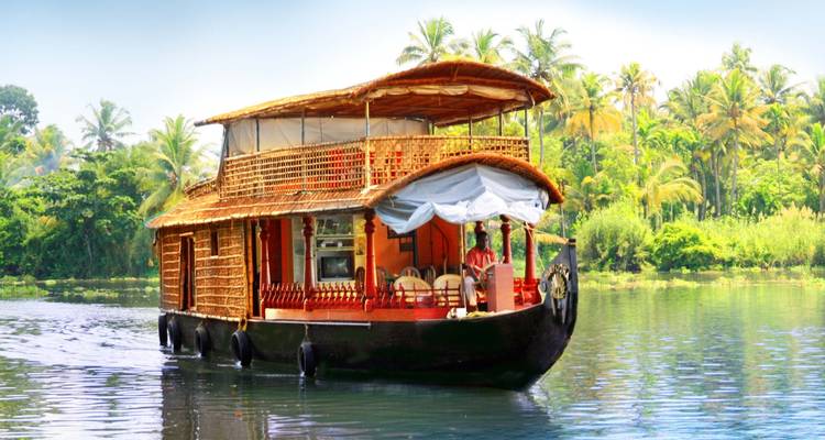 Kerala clásica - ¡De los jardines del té a los remansos y la playa! - MTA Destination Management Company 3